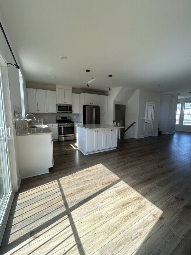 Photo - Fully Upgraded 3 Bedroom, 3.5 Bath Townhome in the Desirable Lake Frederick Community.