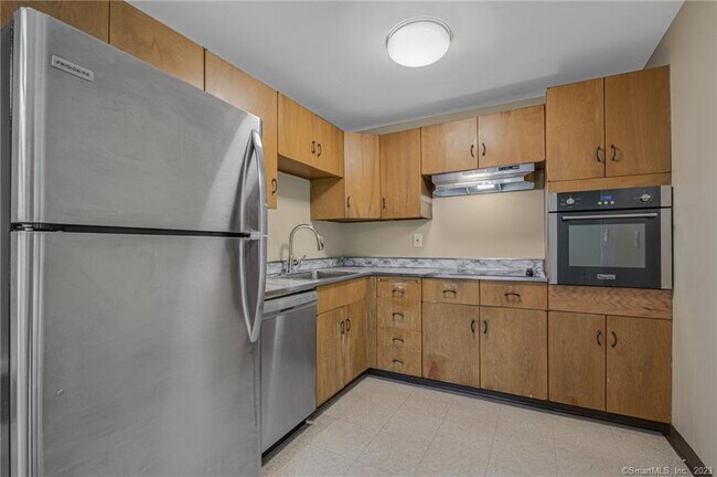 Photo - 115 S Main St Unidad B14