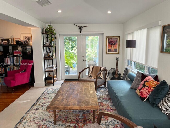 Photo - 409 Daroco Ave