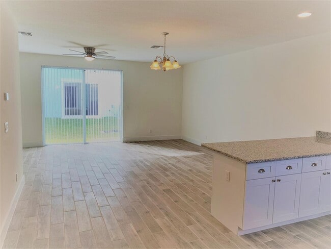 Building Photo - 210 Osprey Cir Rental