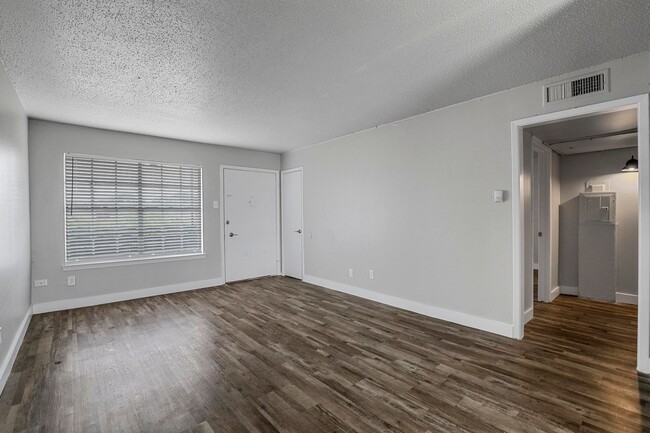 Photo - Flats on Handley