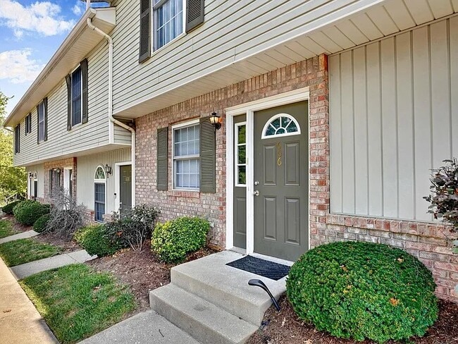 Building Photo - 606 E Sherwood Hills Dr