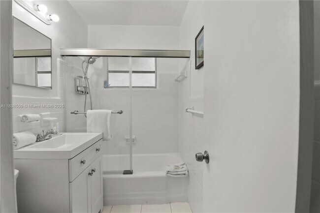 Photo - 717 SW 13th Ave Unit 1