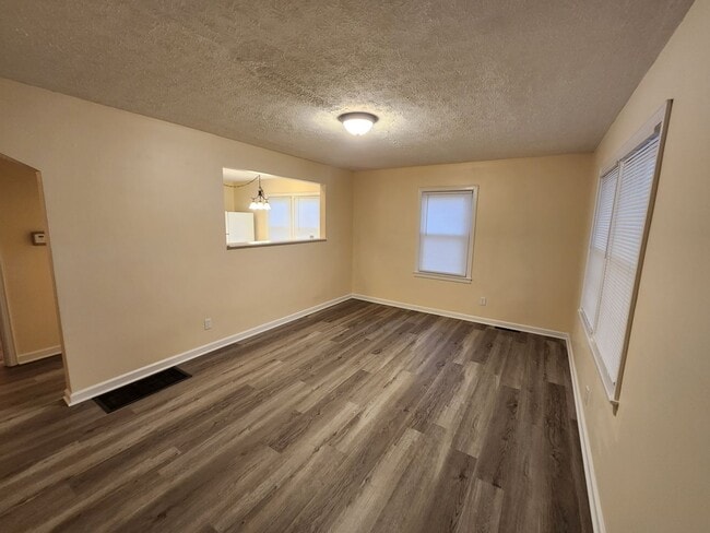 Photo - Adorable 2 bedroom with updates and washer/dryer hook-ups