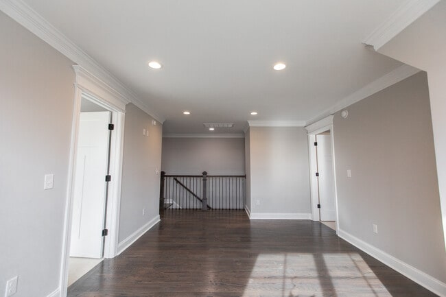 Photo - 1033 S Westyn Loop