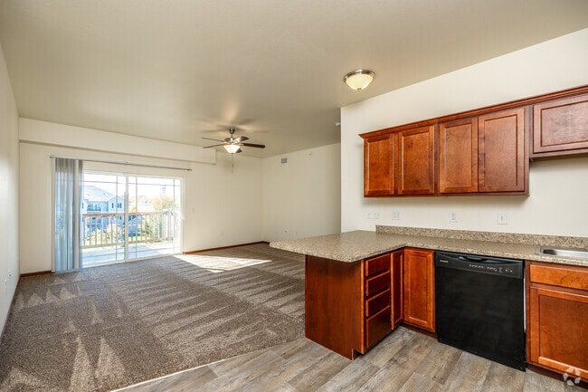 2BR, 1BA - 949 SF