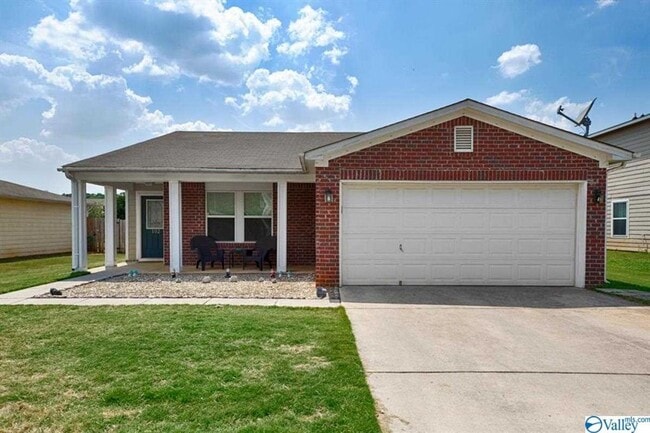 Building Photo - FOUR BEDROOM/TWO BATH BRICK HOME - FENCED YARD