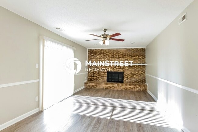Photo - 4 Bedroom Pet-Friendly Home in Charlotte, NC with Main Street Renewal