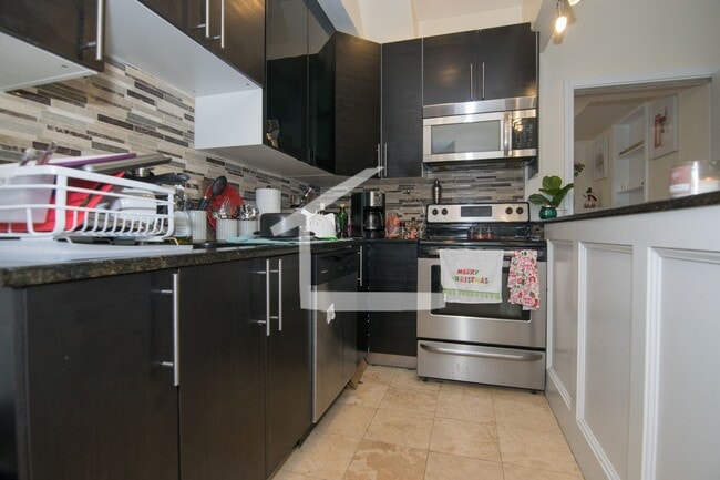 6-1801 beacon St, #6