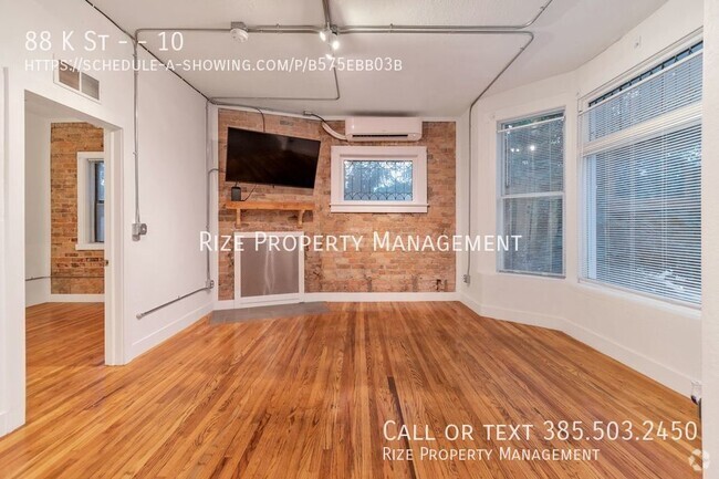 Building Photo - If your apartment was your best friend, th... Unit 10