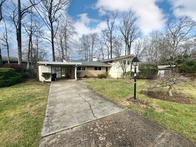 Photo - 8308 Whitman Dr