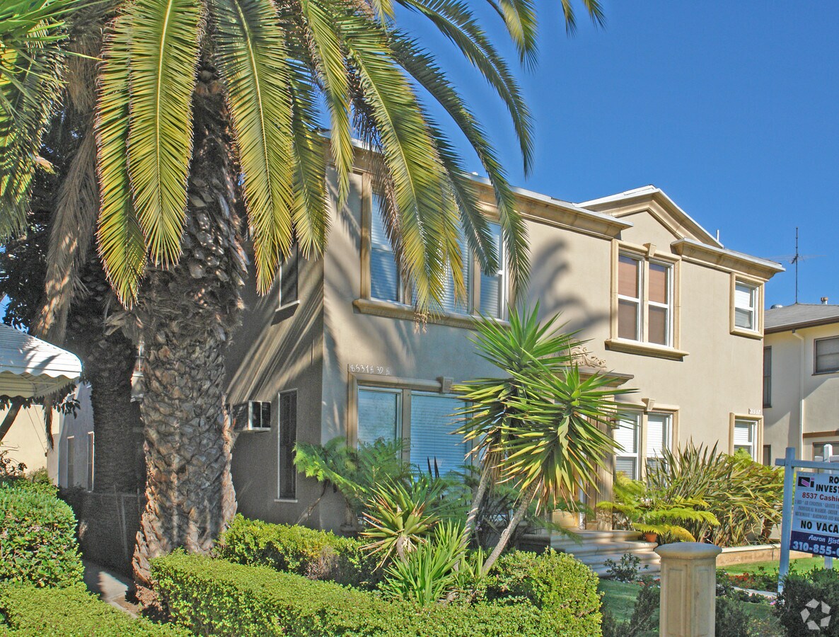 Photo - 8537 Cashio St