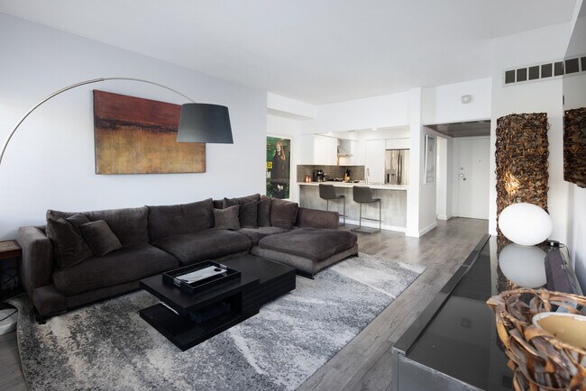 Photo - 7135 Hollywood Blvd Unit 403