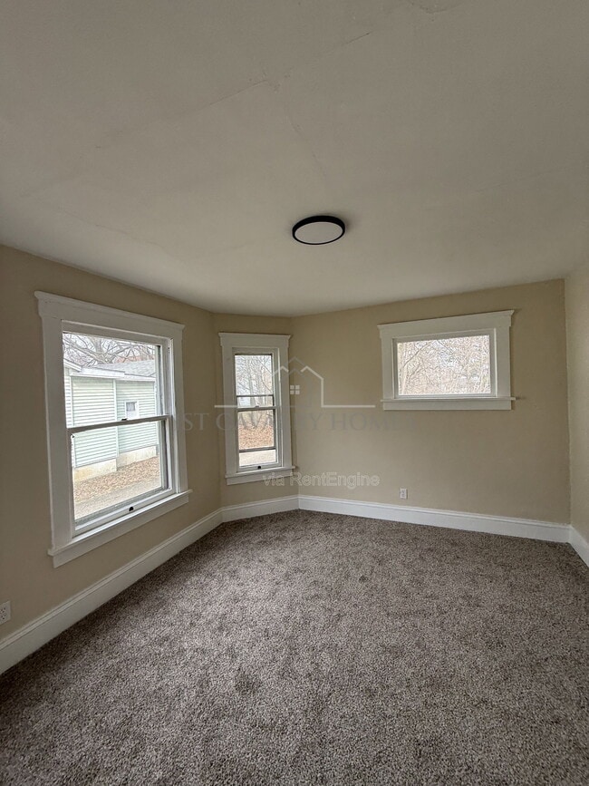 Photo - 2213 17th St NE