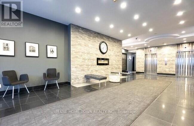 Photo - 135 James St S Unité 710