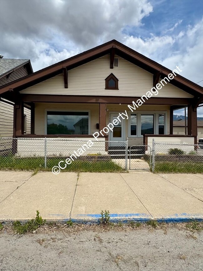 2 Bed 1 Bath Newly Remodeled Home - 2 Bed 1 Bath Newly Remodeled Home