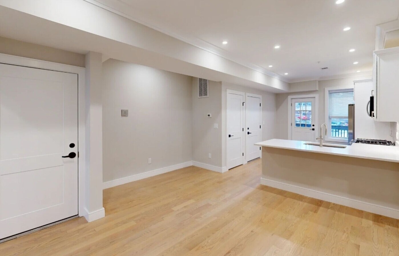 Charming 3 Bedroom-No Broker Fee - Charming 3 Bedroom-No Broker Fee