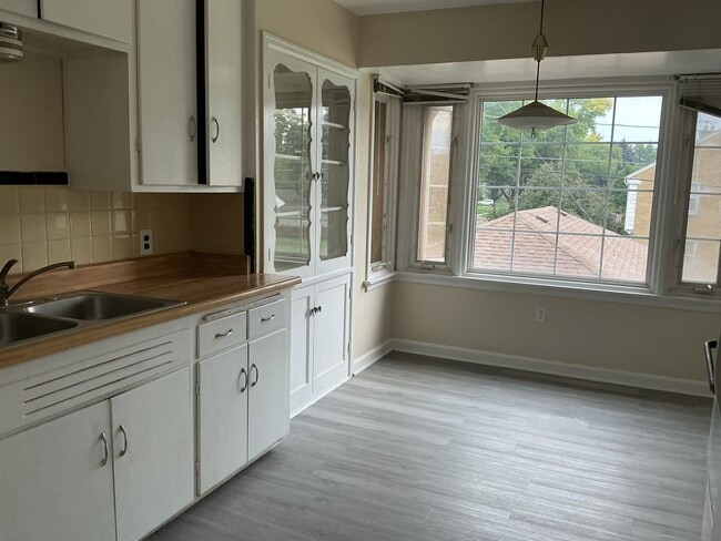 Building Photo - 8805 W Center St Unit #3 Rental