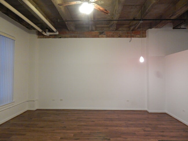 Photo - 20 N State St Unidad 406