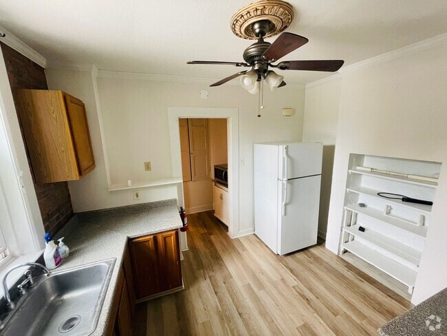 Building Photo - 359 Hamilton St Unit 359 Hamilton - APT 3