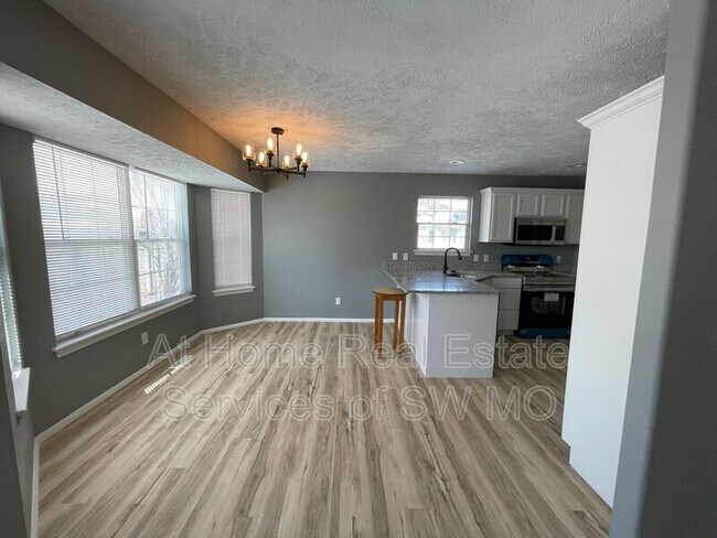 Photo - 5131 N 10th St