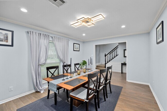 Photo - 827 Thicket Ln