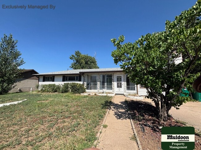 Building Photo - Main Level Living, Close to Ft Carson. 1  ... Rental