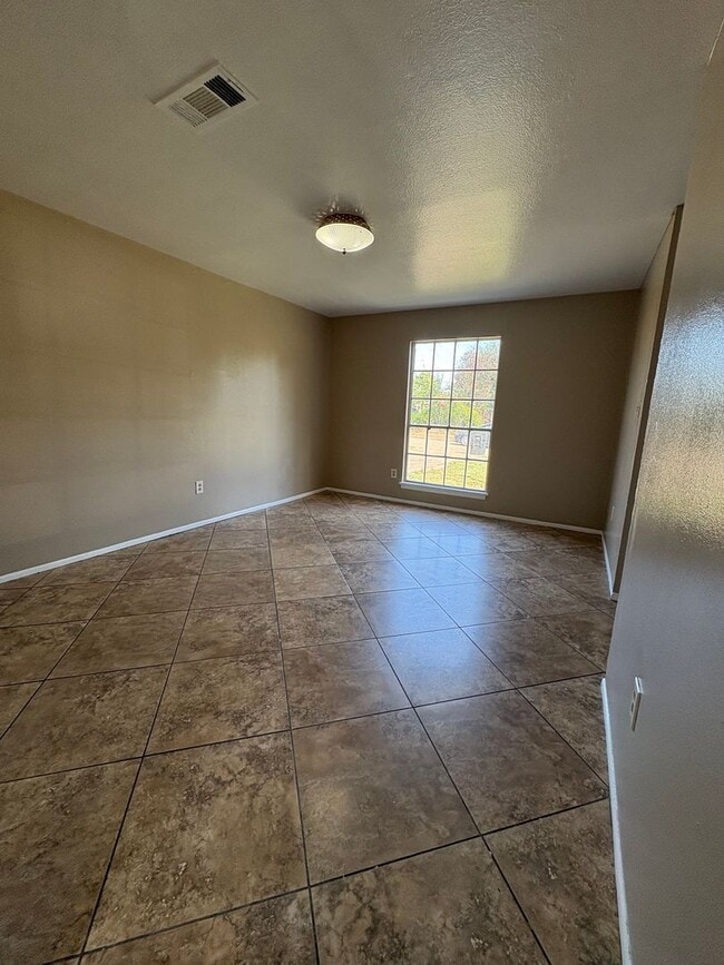 Photo - Awesome home with lots of space and storage!