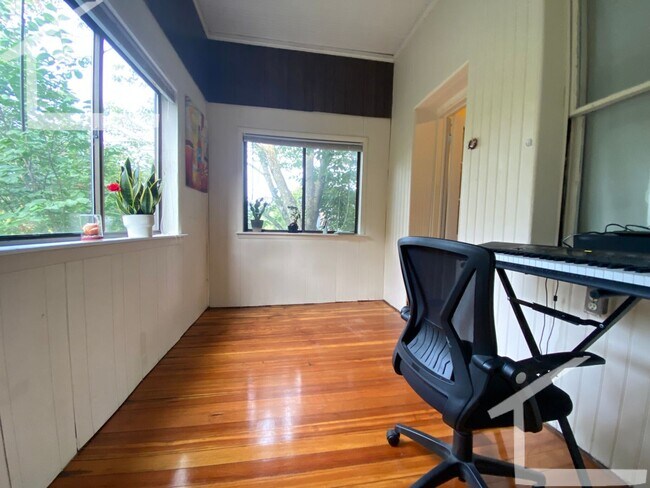 Photo - Large 3-Bed near BU in Brookline