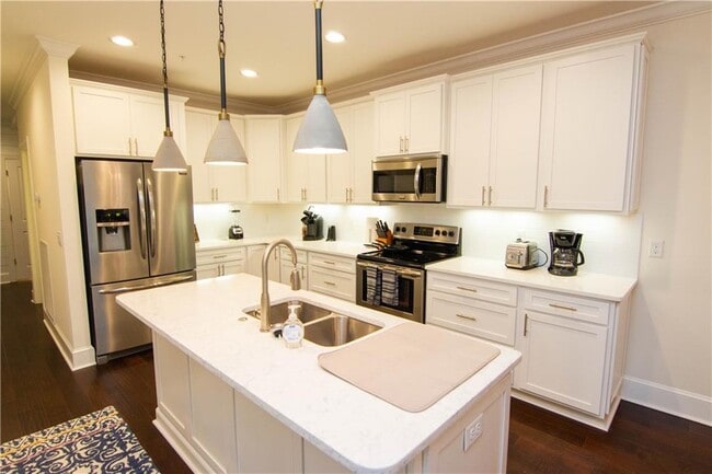 Photo - 105 Gascoigne Ave Unit 306