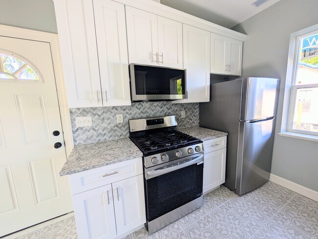 Photo - 7377 Melrose St