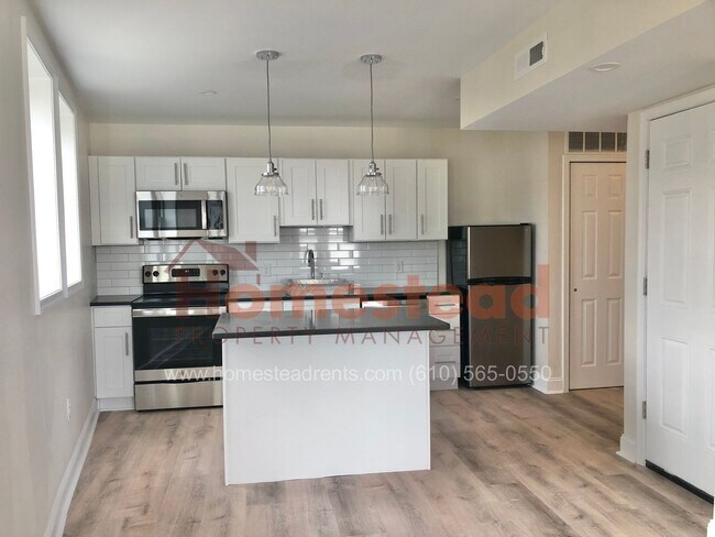 Photo - 137 E Spring Ave Unit Apt 2R