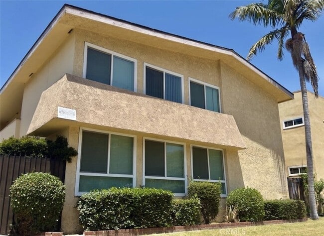 Building Photo - 10949 Pioneer Blvd Unit 3 Rental