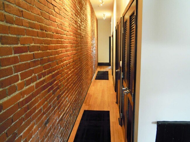 Photo - 2012 E Carson St Unit 200