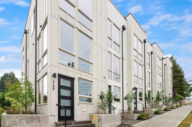 Building Photo - Bryant/Ravenna Townhouse