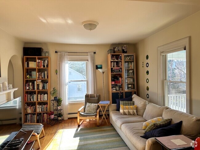 Building Photo - 84 Walker St Rental