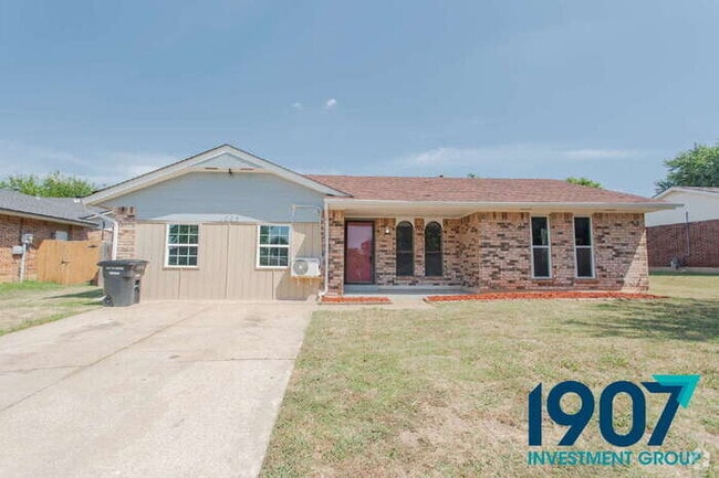Building Photo - Spacious 5-Bedroom Home in Moore with Rece...