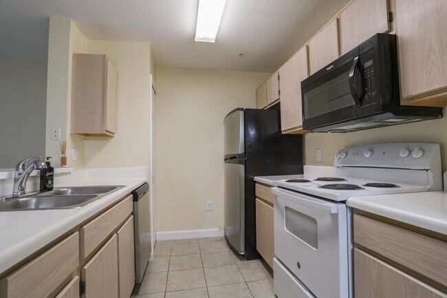 Photo - 5451 Vineland Rd