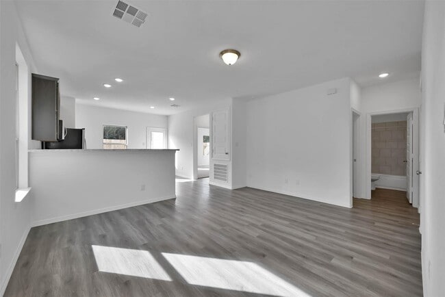 Photo - 16564 Moss Ln