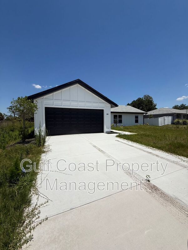 3294 W Price Blvd
