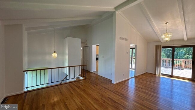 9433 Wandering Way
