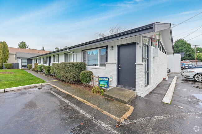 Manhattan Apartments - Normandy Park