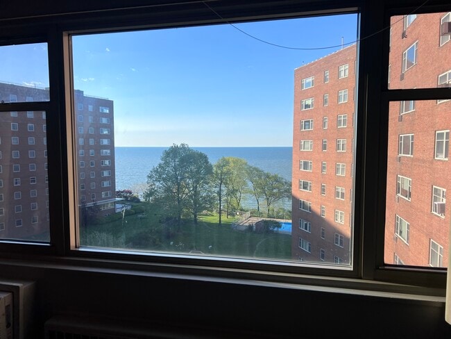 Building Photo - 11820 Edgewater Dr Unit 705