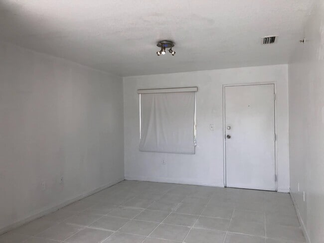 Photo - 1453 SW 3rd St Unit 306