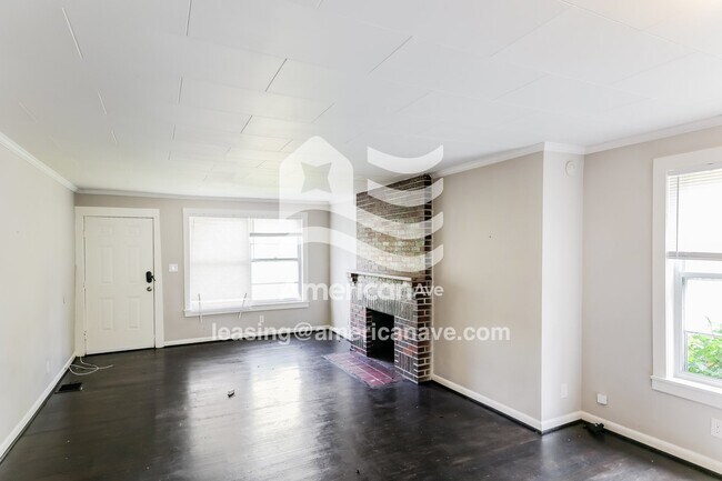 Photo - 820 Clover Dr