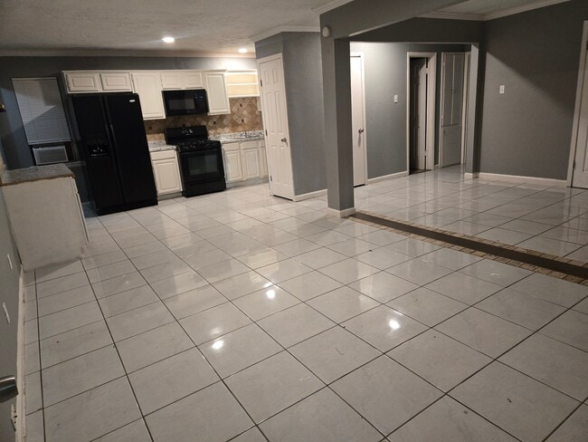 1717 Magnolia Dr