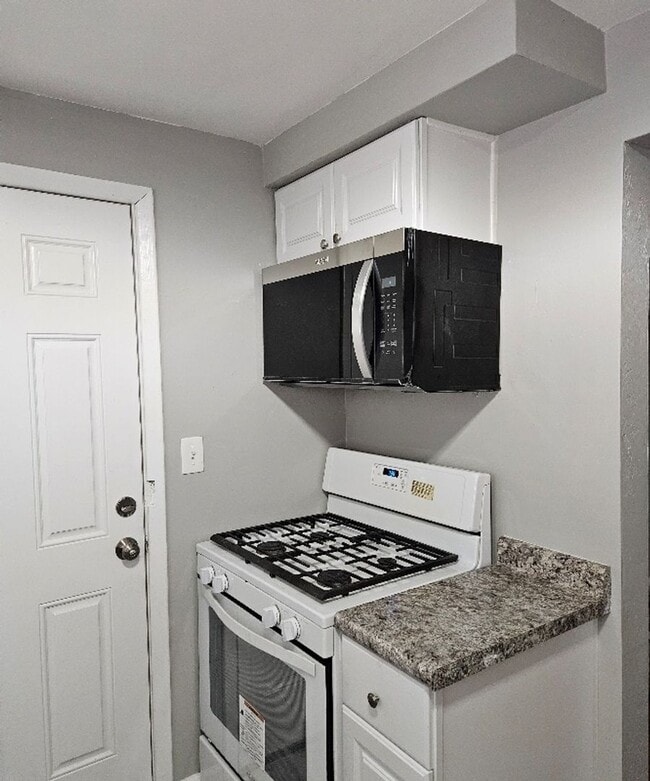 Photo - 2273 Pauline Ave