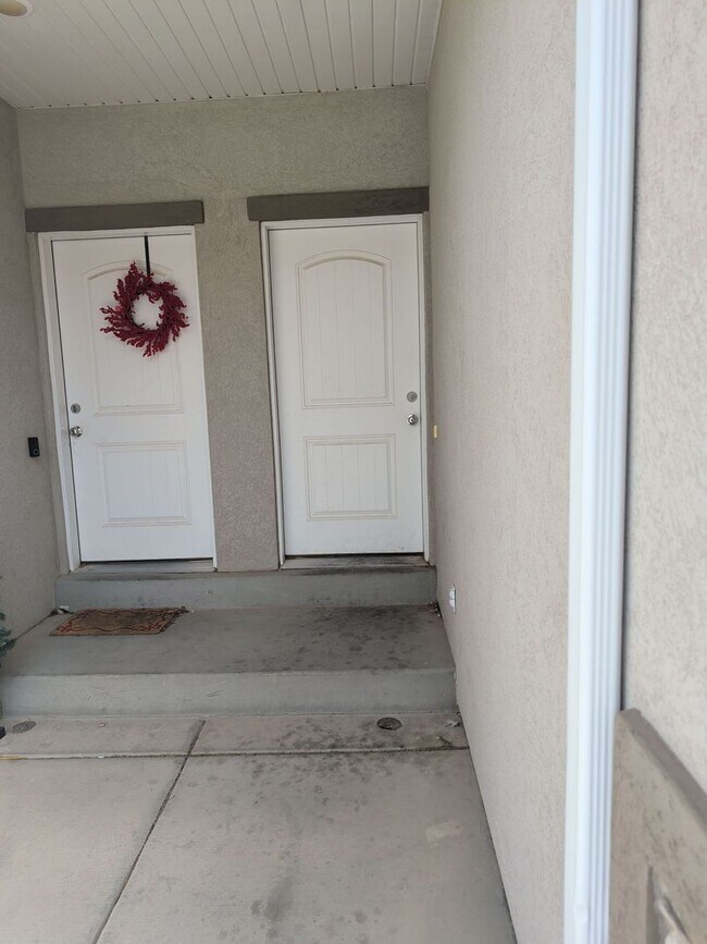 Photo - 3 Bedroom Home Near Schools And Entertainment Unit 39