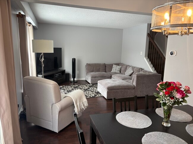 Photo - 30 Thatcher Crt