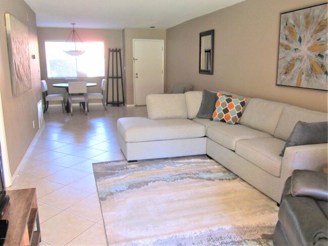 4303 E Cactus Rd Unidad 116